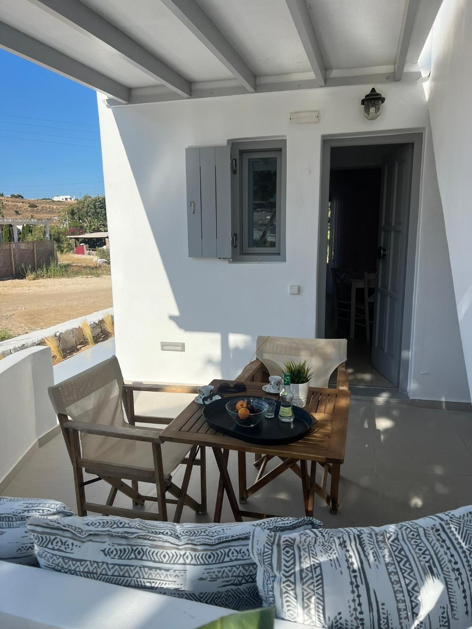 Caeli Paros By Kostas & Joanna Studios โลการาส ภายนอก รูปภาพ